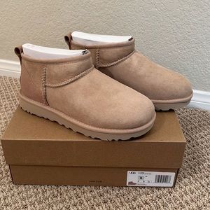 UGG Classic Ultra Mini Boot Driftwood Women's Size 6 Brand New in box